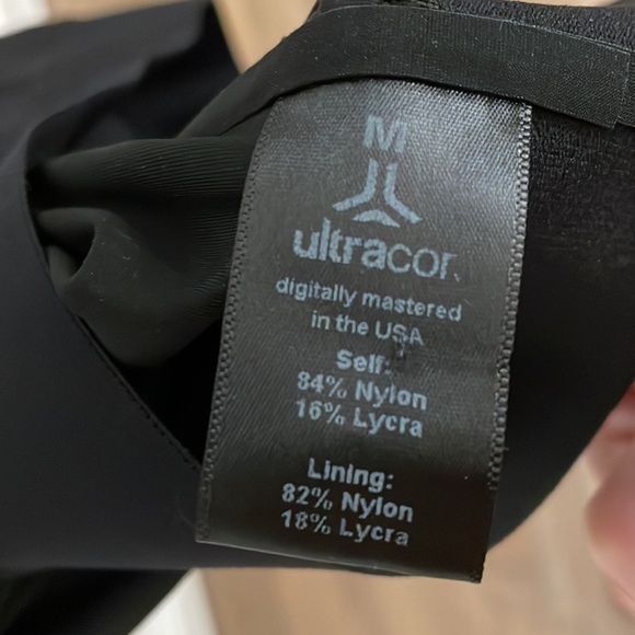 Workout top - Picture 3 of 3